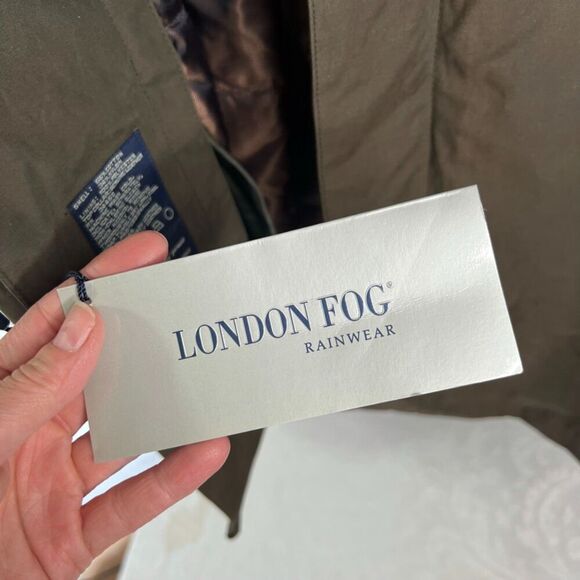 London Fog NWT Rainwear Short Trench Coat Green Removable Liner Sz Medium - Picture 11 of 13